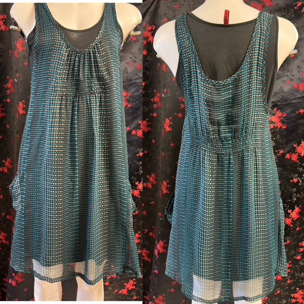 Women SQ chiffon midi dress transparent but has an underdress   sz medium